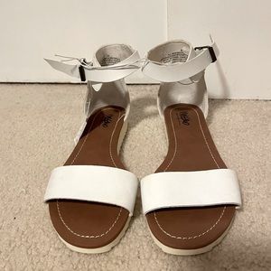 BNWT Mossimo Sandals
